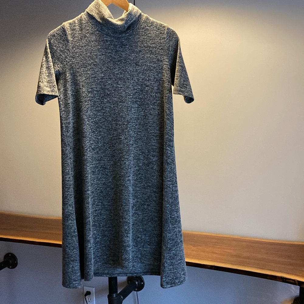 Mock neck short sleeve sweater dress-heathered grey-size small-EUC